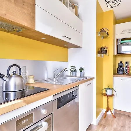Appartamento Bright With Balcony And Parking