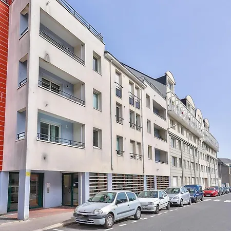 Bright With Balcony And Parking דירה *