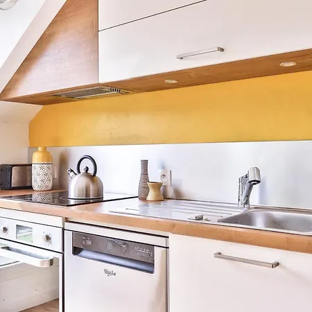 Bright With Balcony And Parking *